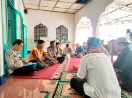 Koordinasi Kapolsek Tanjungsari dengan Pengurus Takmir Masjid Al-huda